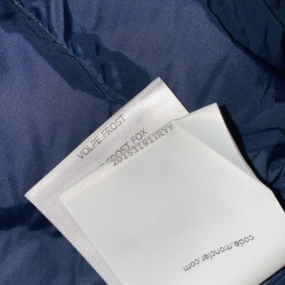 Authentic Moncler fur coat - Picture 9 of 9